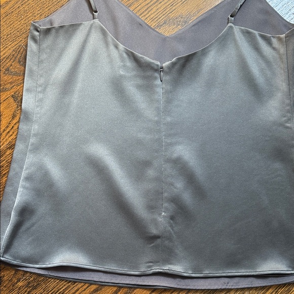 Elegant Gray Lagence silk tank. - Picture 4 of 4